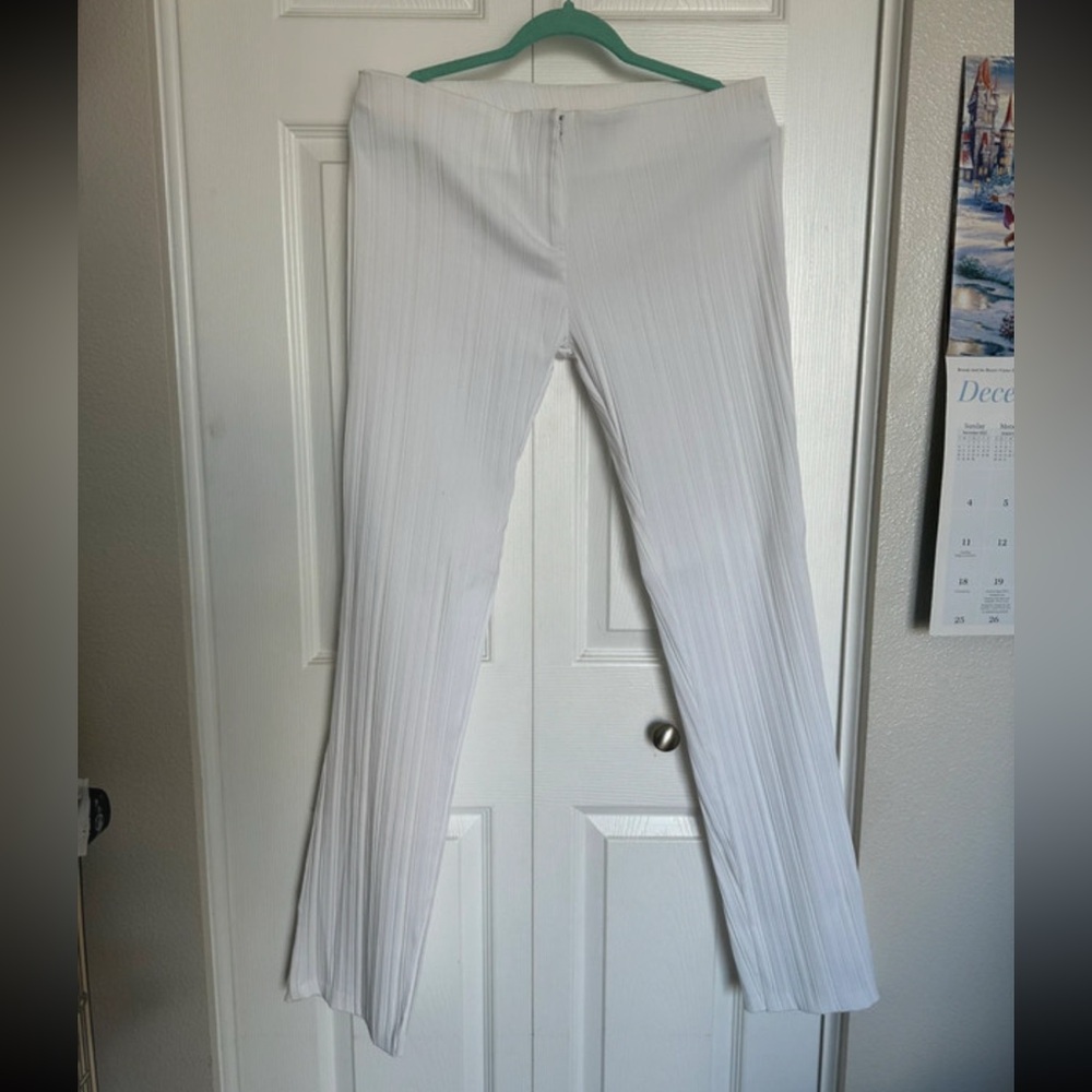 White Pleated Pants